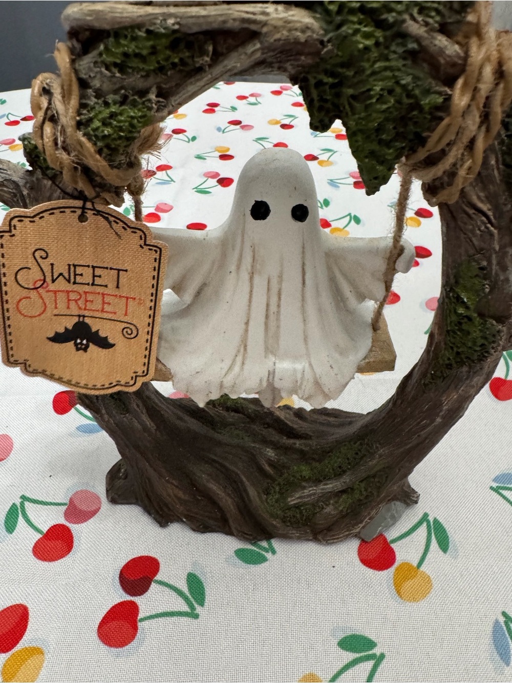 White Ghost Swing Halloween Table Decor